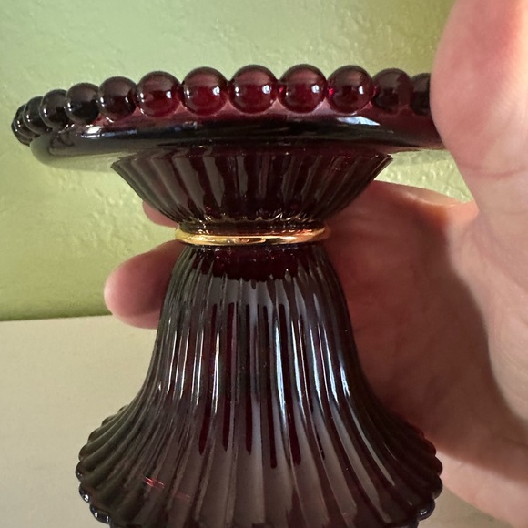 Bath & Body Works Beautiful Glass Maroon Candle Pedestal for 3 Wick - Picture 5 of 6